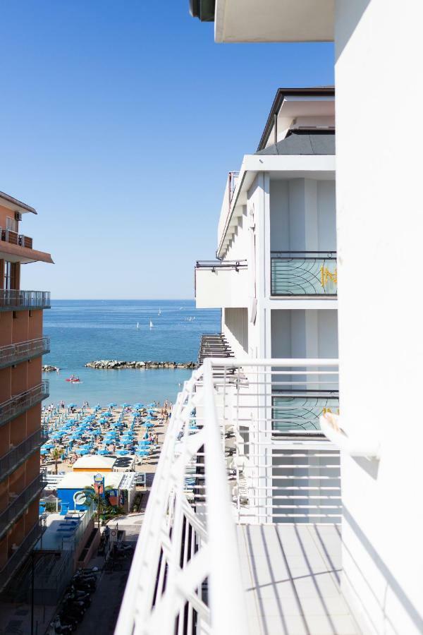 Universal Hotel 3*